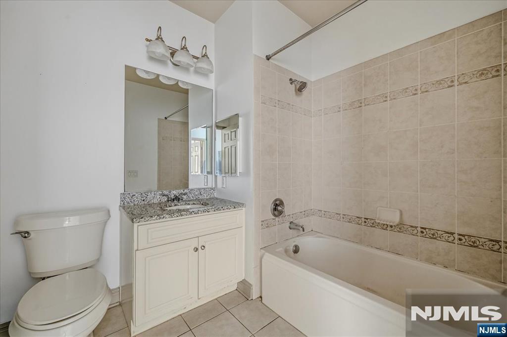 7400 River Road 217 Property Photo 6