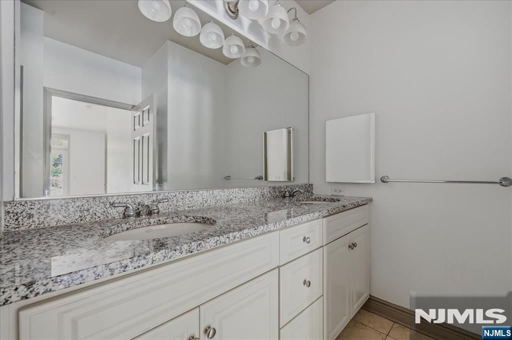 7400 River Road 217 Property Photo 8