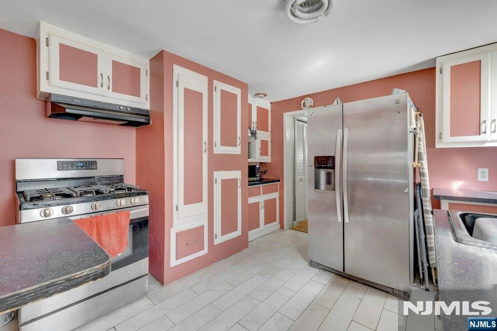 131 Steuben Street Property Photo 9