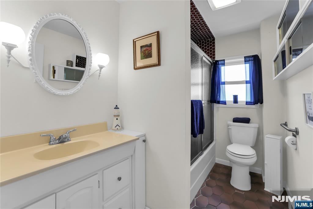 212 Gordon Avenue Property Photo 10