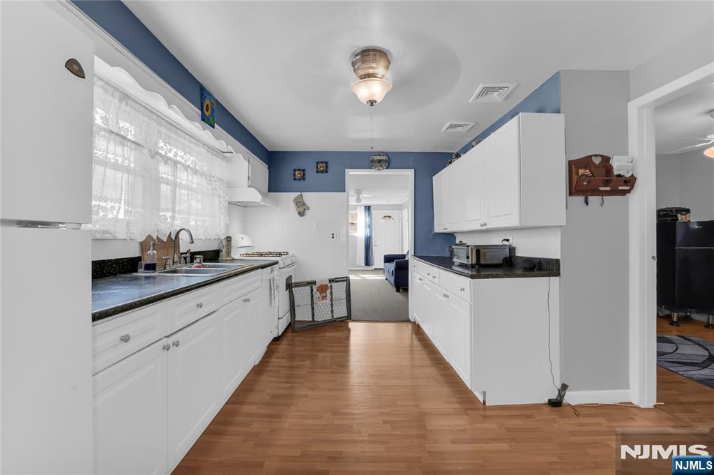212 Gordon Avenue Property Photo 11