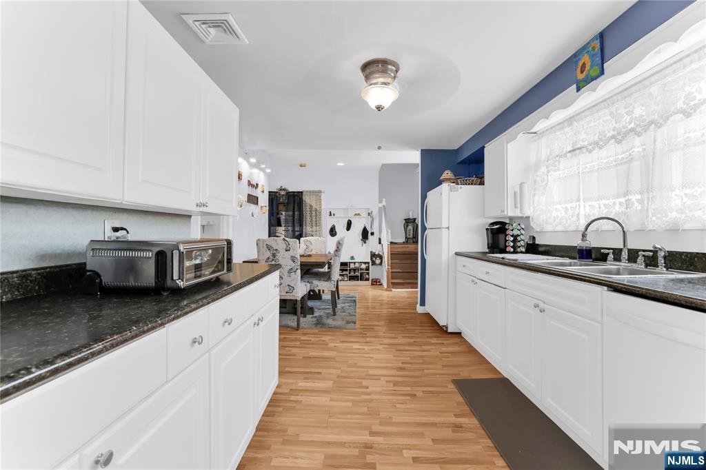 212 Gordon Avenue Property Photo 13