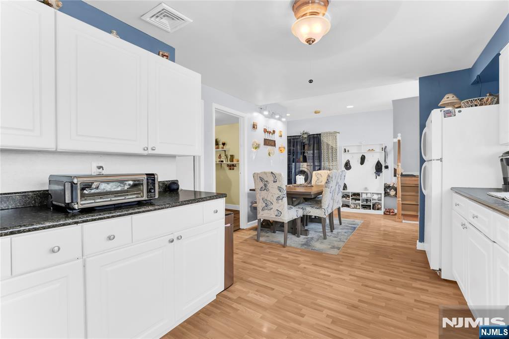 212 Gordon Avenue Property Photo 14