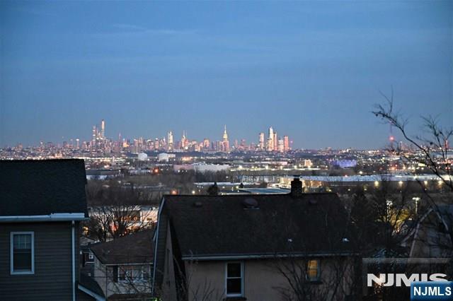 707 5th Street Property Photo 1