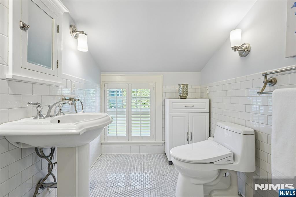 420 Upper Mountain Avenue Property Photo 34