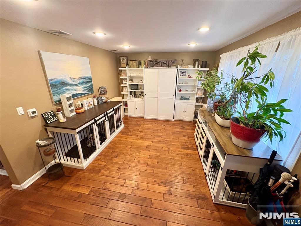 138 Skillman Terrace Property Photo 3