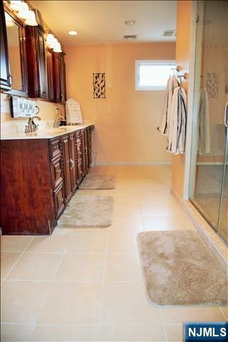 138 Skillman Terrace Property Photo 16