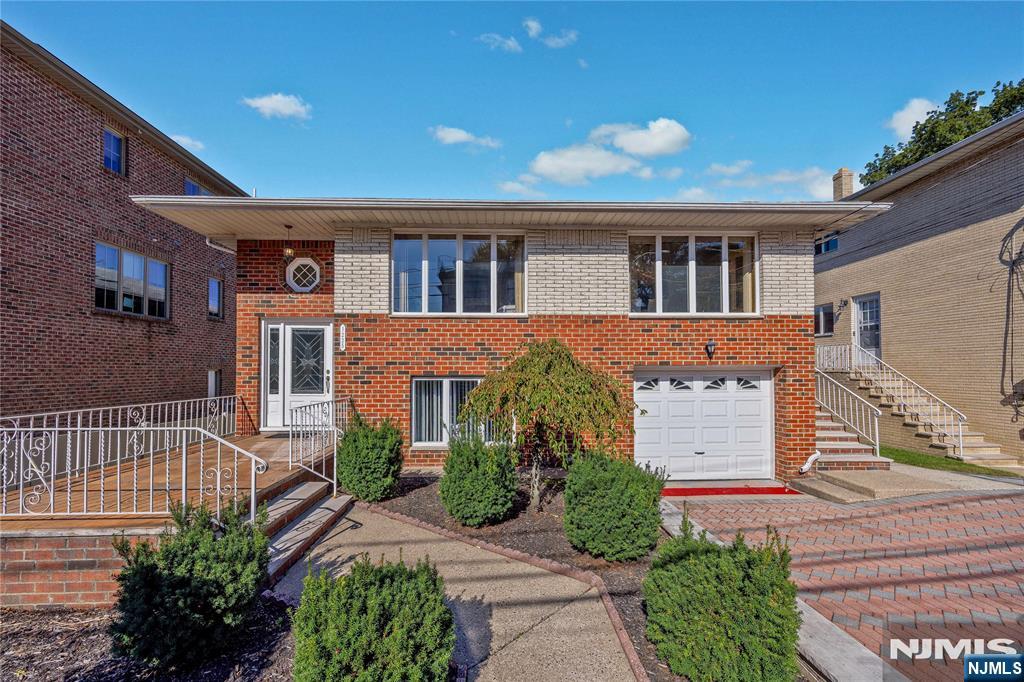 1225 16th Street Property Photo 1