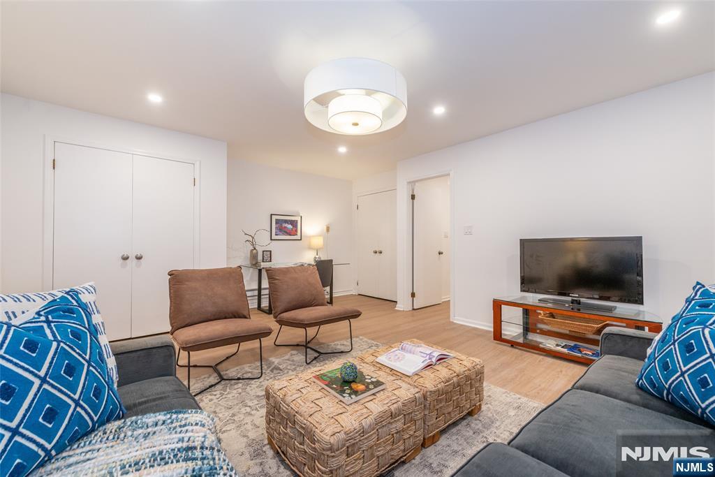 50 Pine Street Property Photo 2