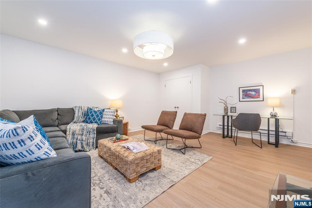 50 Pine Street Property Photo 3