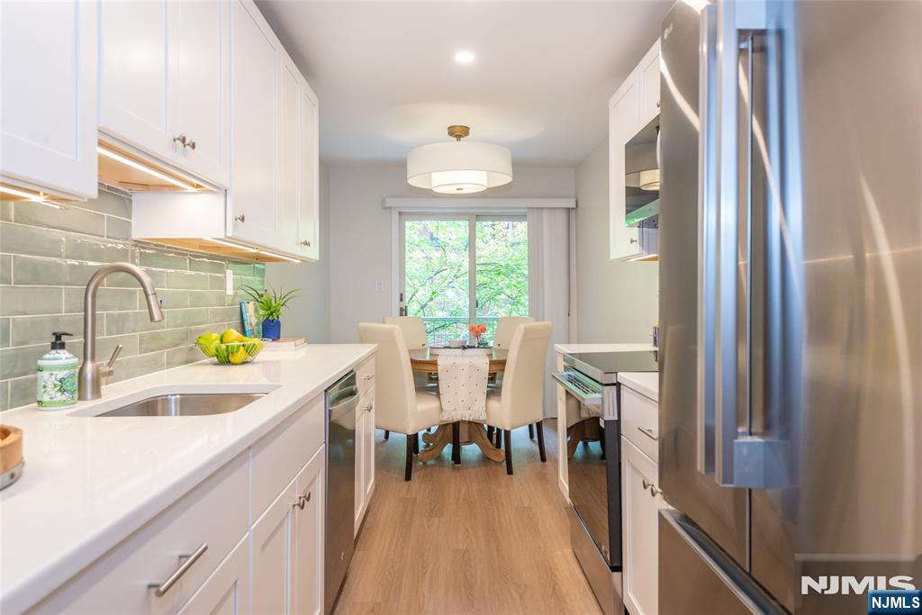 50 Pine Street Property Photo 6