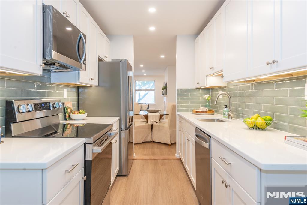 50 Pine Street Property Photo 8