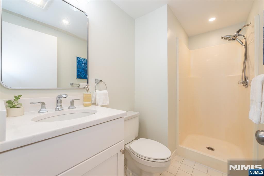 50 Pine Street Property Photo 11