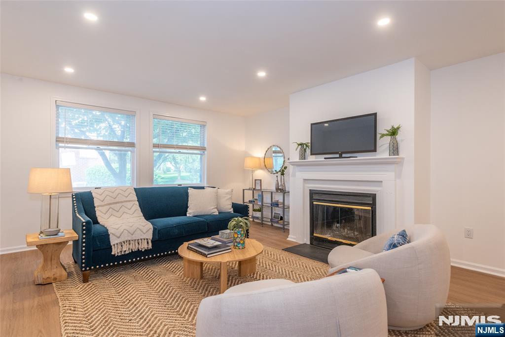 50 Pine Street Property Photo 13
