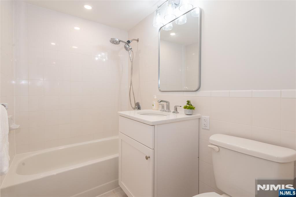 50 Pine Street Property Photo 17