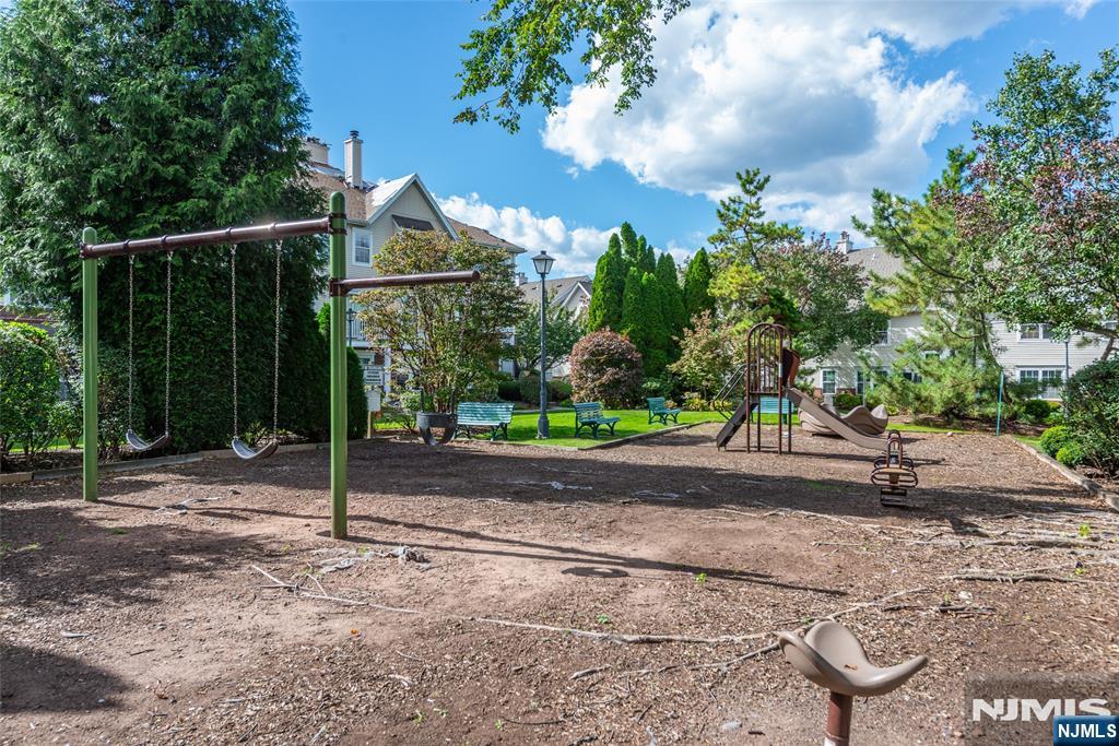 50 Pine Street Property Photo 18