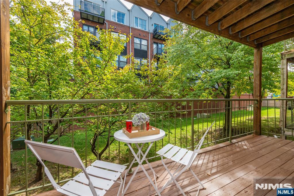 50 Pine Street Property Photo 19