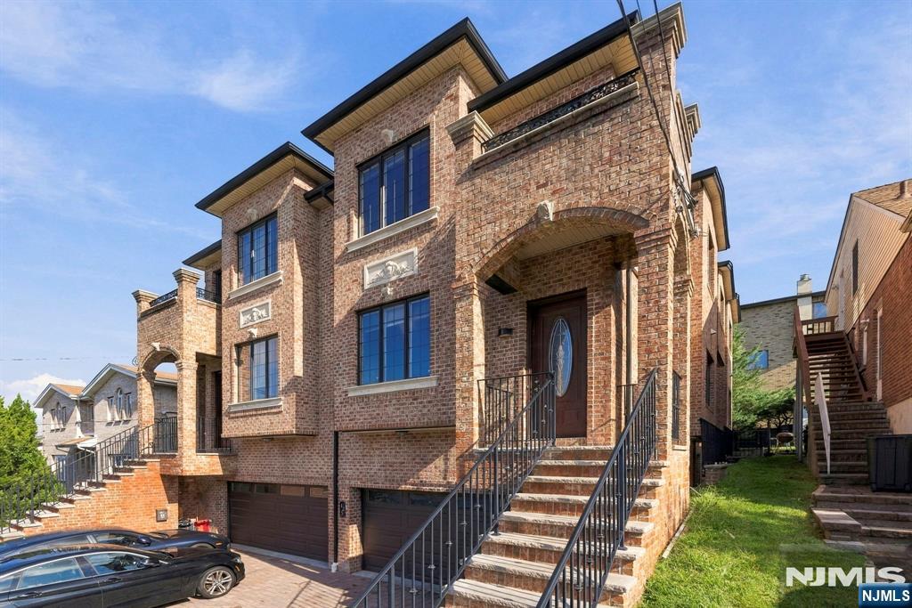 125 Edsall Boulevard B Property Photo 1