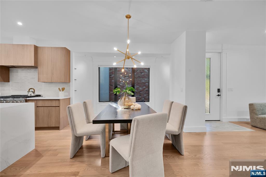 253 5th Street B Property Photo 8