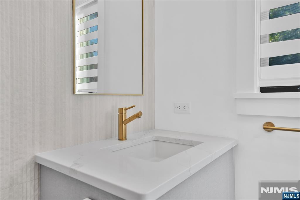 253 5th Street B Property Photo 20