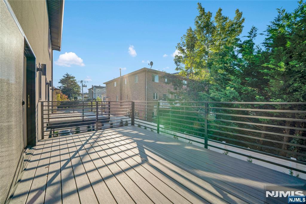 253 5th Street B Property Photo 22
