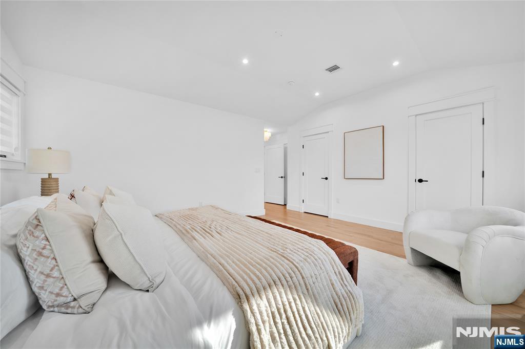 253 5th Street B Property Photo 27