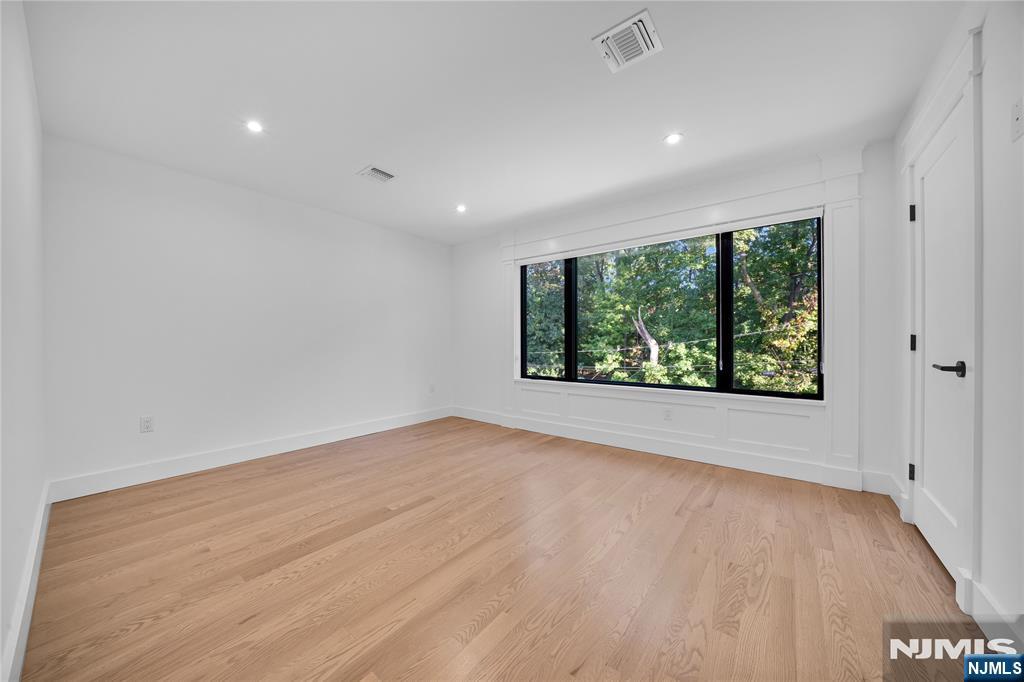 253 5th Street B Property Photo 31