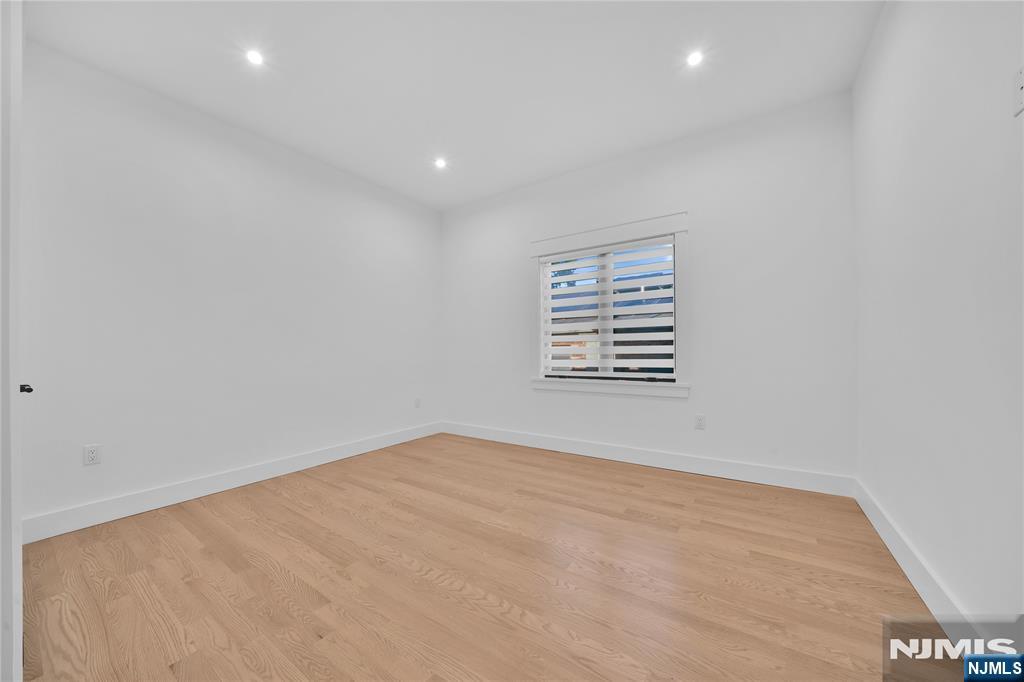 253 5th Street B Property Photo 34