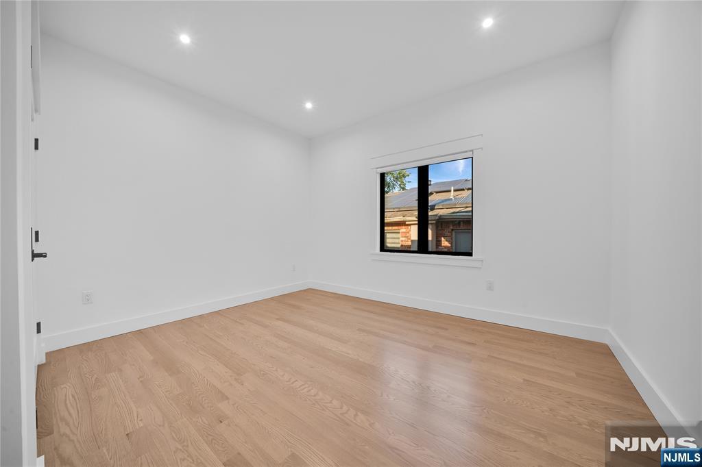 253 5th Street B Property Photo 36