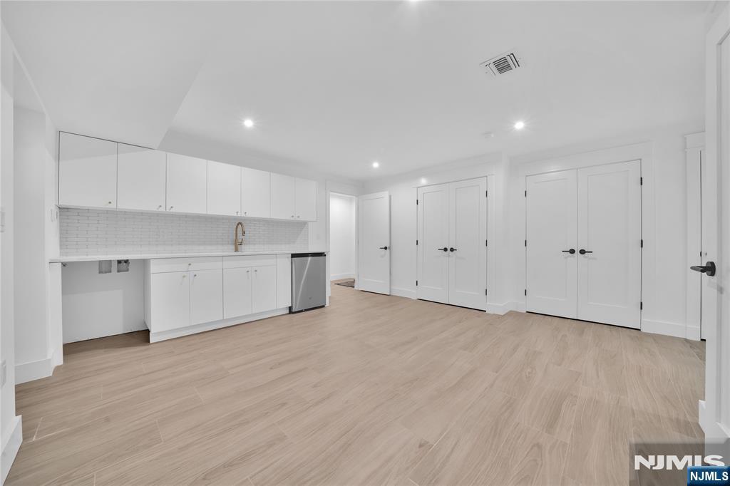 253 5th Street B Property Photo 42
