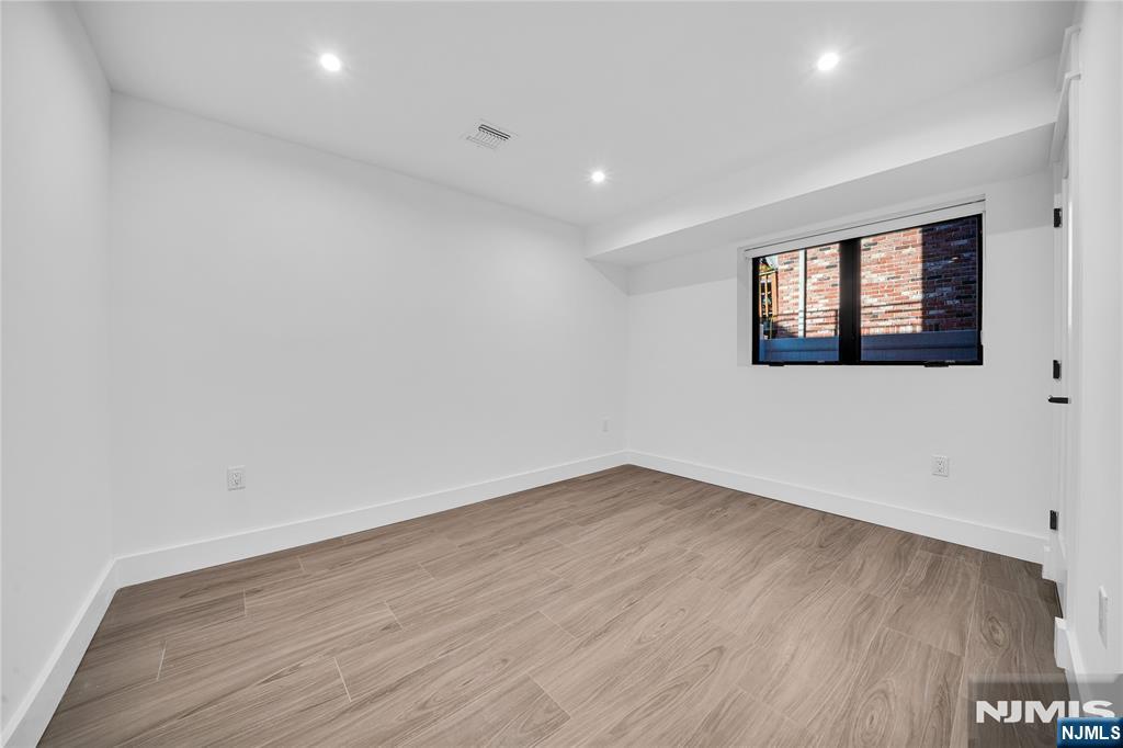 253 5th Street B Property Photo 44