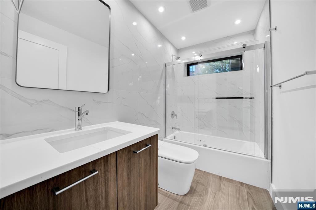 253 5th Street B Property Photo 45
