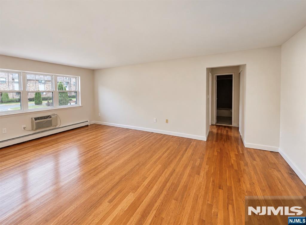 220 Meadow Lane D14 Property Photo 4