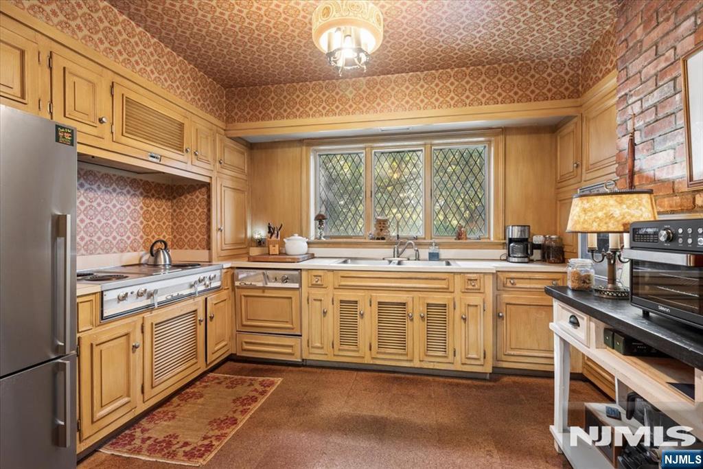 568 Waterloo Road Property Photo 11