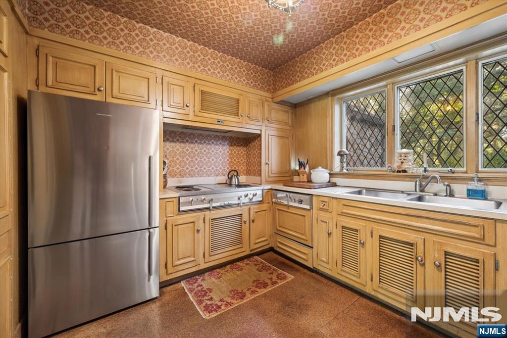 568 Waterloo Road Property Photo 12