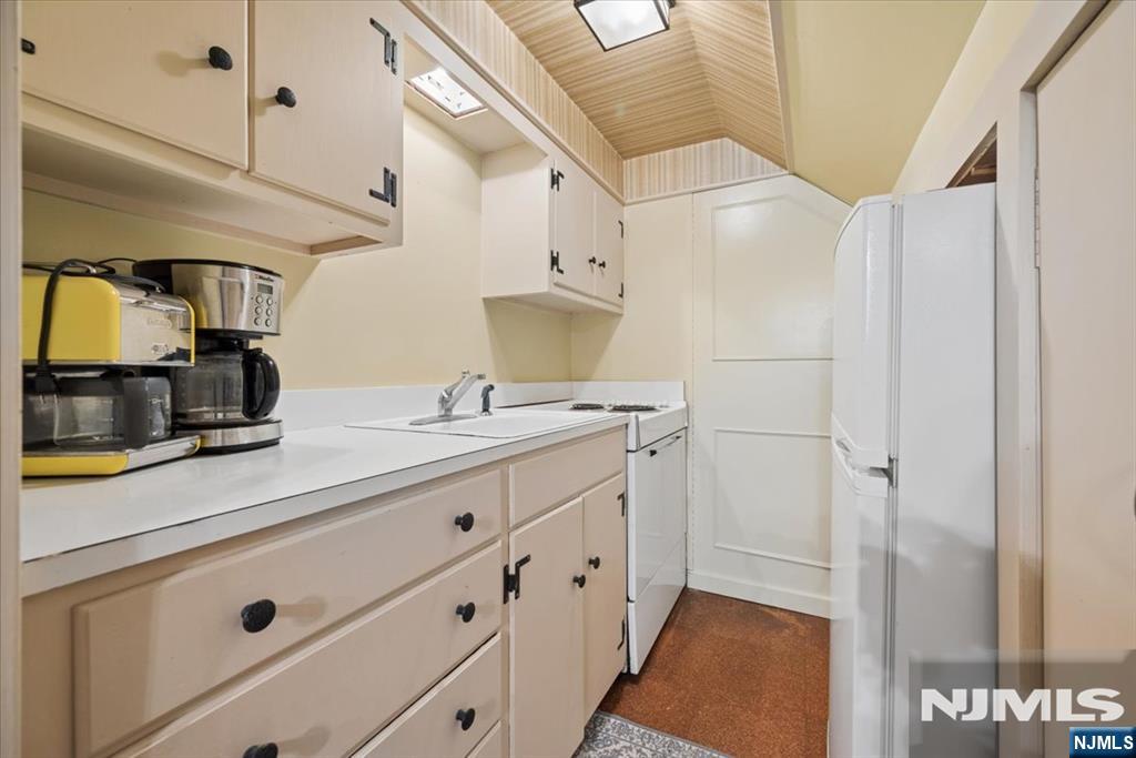 568 Waterloo Road Property Photo 31