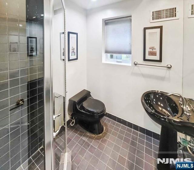 14 Cedar Street Property Photo 23