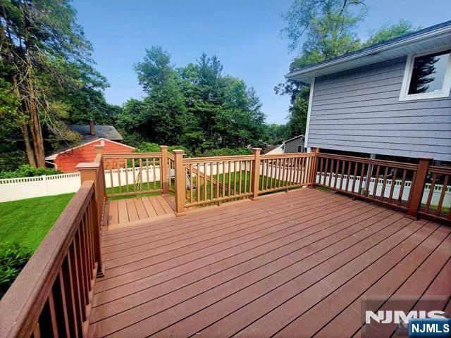 14 Cedar Street Property Photo 27