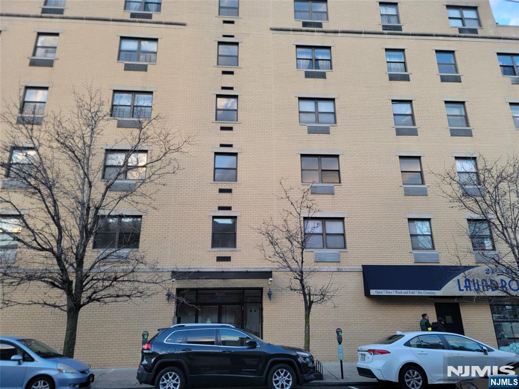 2401 Bergenline Avenue 6c Property Photo 2