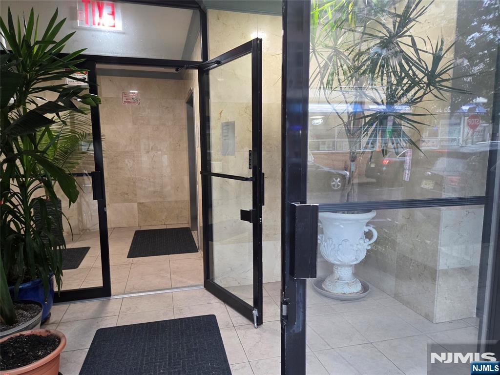 2401 Bergenline Avenue 6c Property Photo 5
