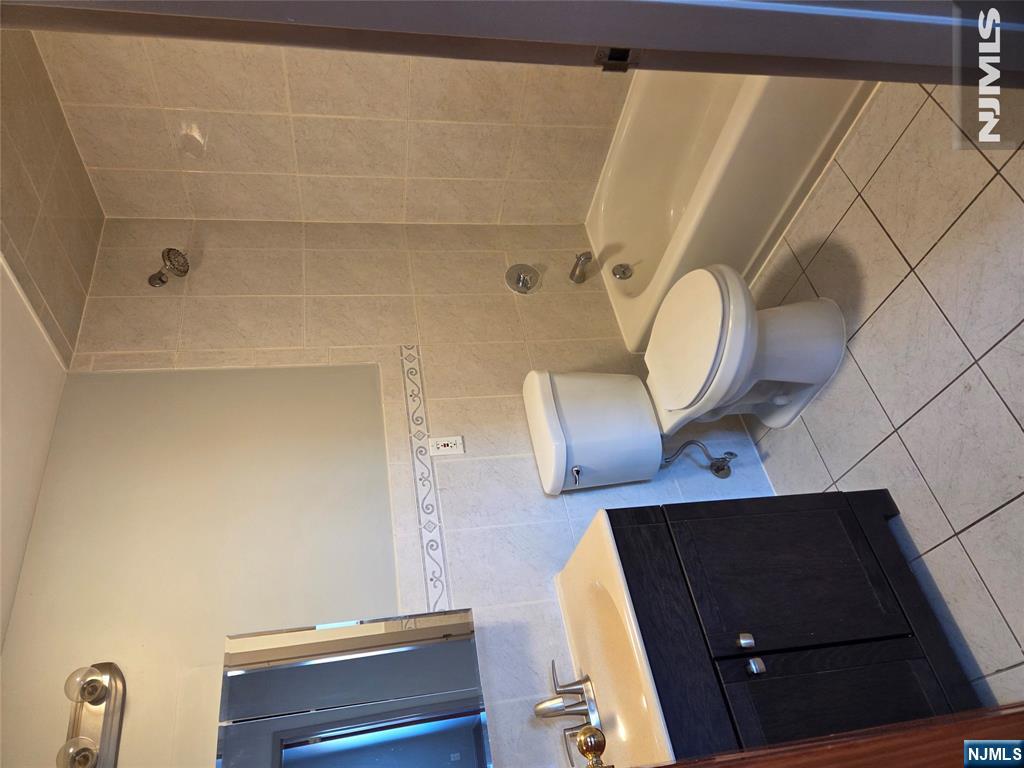 2401 Bergenline Avenue 6c Property Photo 12