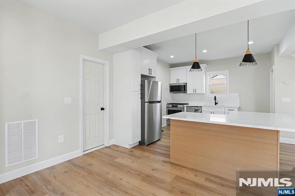 22 W Central Avenue Property Photo 8