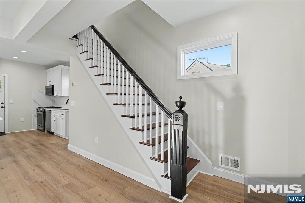 22 W Central Avenue Property Photo 18