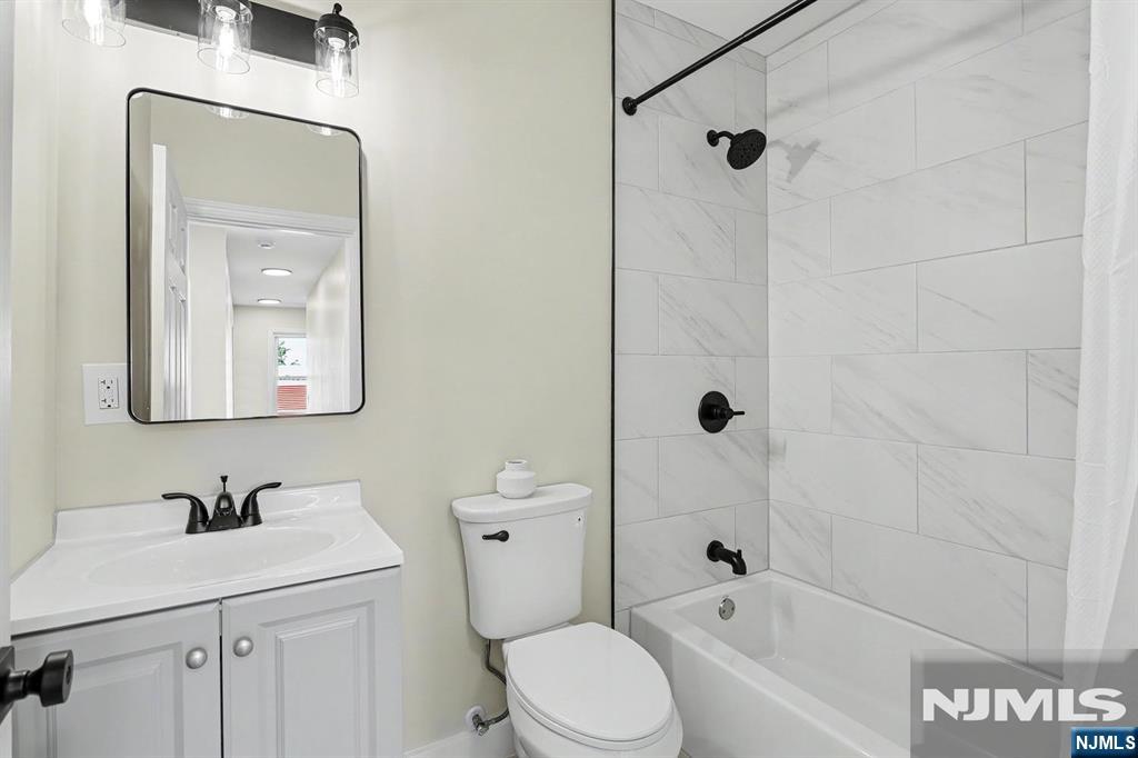 22 W Central Avenue Property Photo 24