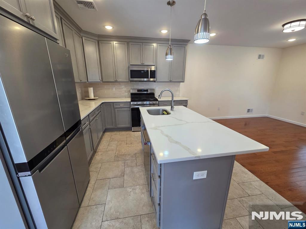 24b Sidney Avenue Property Photo 3