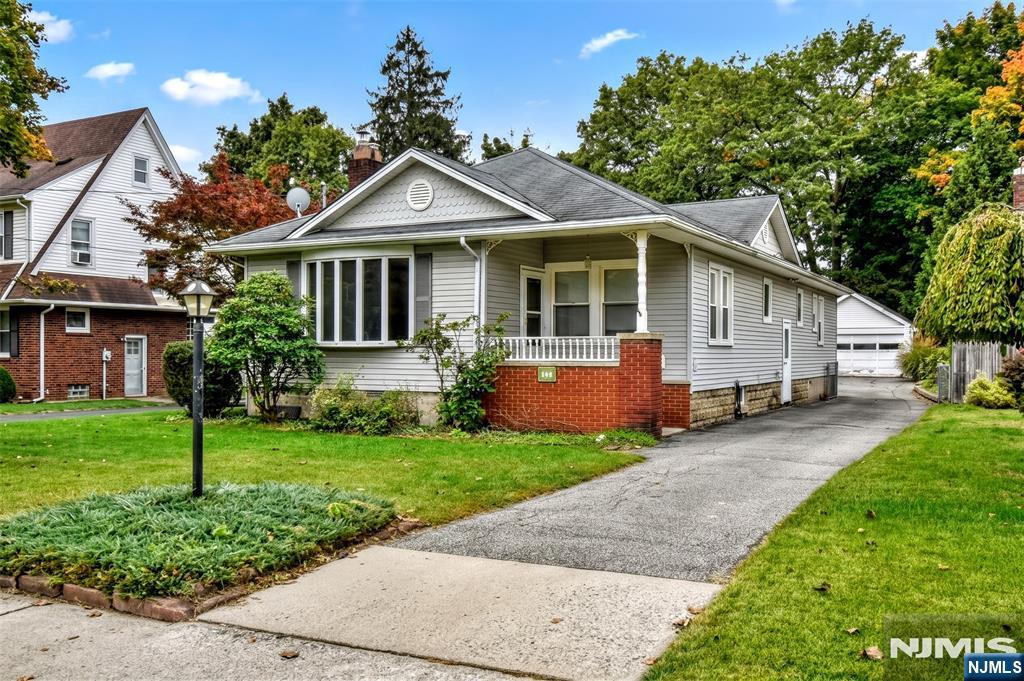 646 Lincoln Avenue Property Photo 1