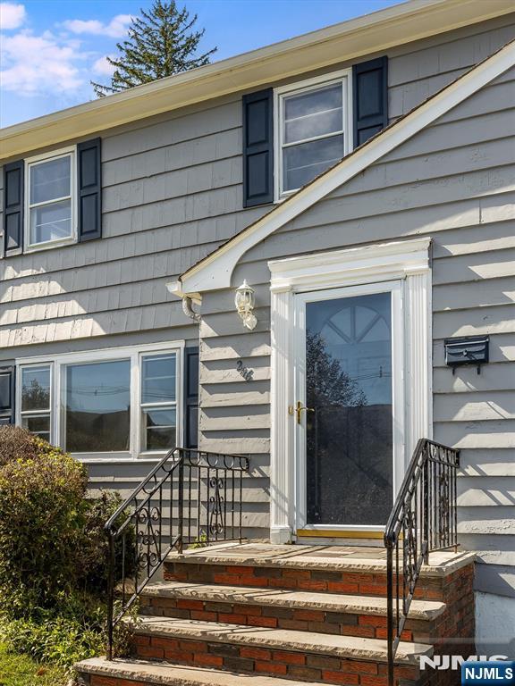 246 Grove Street Property Photo 4