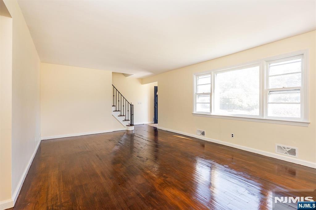 246 Grove Street Property Photo 8