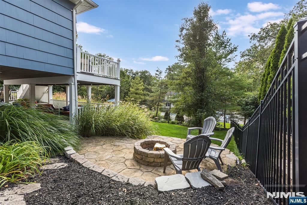 22 Sloping Hill Terrace Property Photo 41