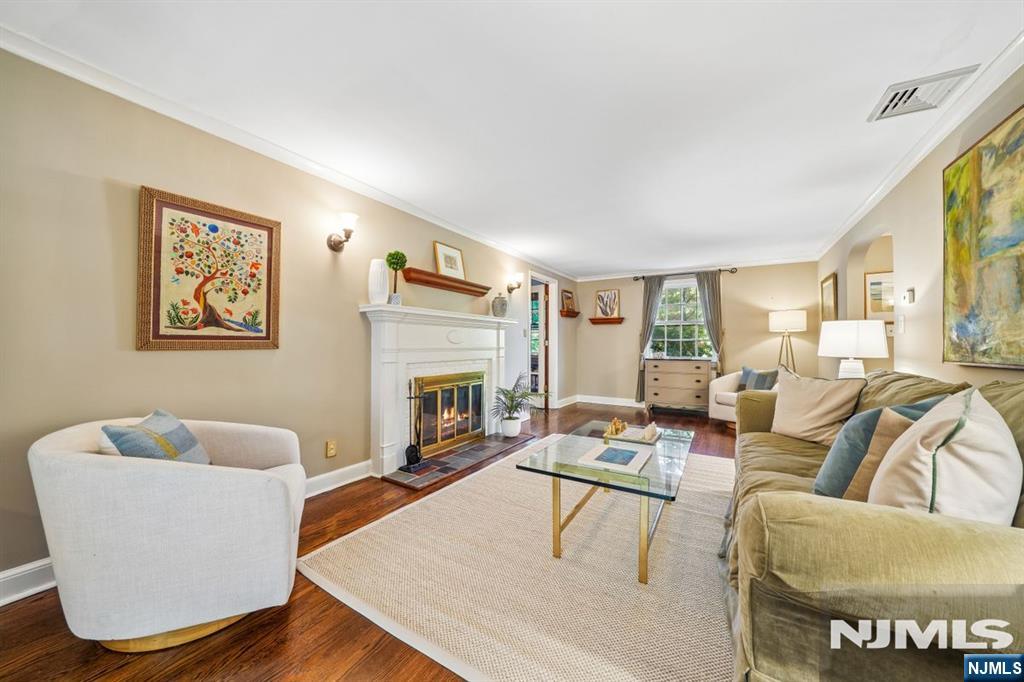 45 Wayland Drive Property Photo 7